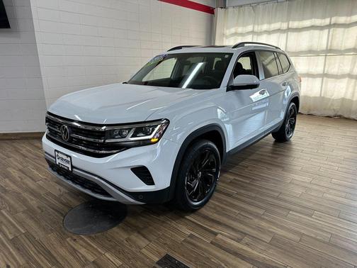 2022 Volkswagen Atlas 3.6L SE w/Technology