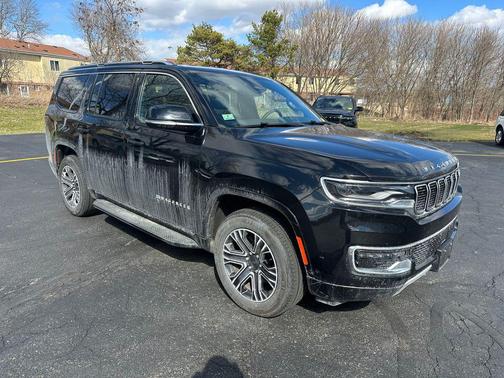 Diamond Black Crystal Pearlcoat 2024 Jeep Wagoneer Series II 4x4