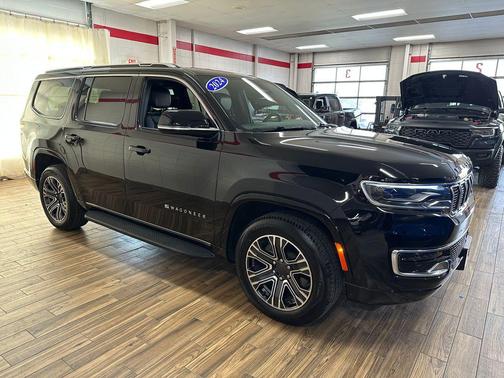 Diamond Black Crystal Pearlcoat 2024 Jeep Wagoneer Series II 4x4