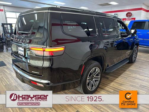 Diamond Black Crystal Pearlcoat 2024 Jeep Wagoneer Series II 4x4