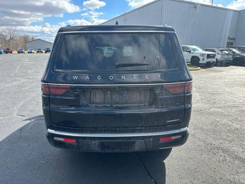 Diamond Black Crystal Pearlcoat 2024 Jeep Wagoneer Series II 4x4