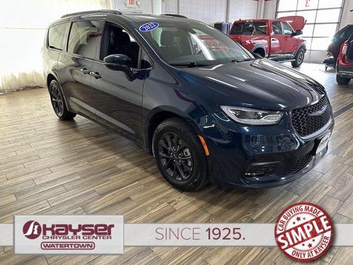 2022 Chrysler Pacifica Touring AWD