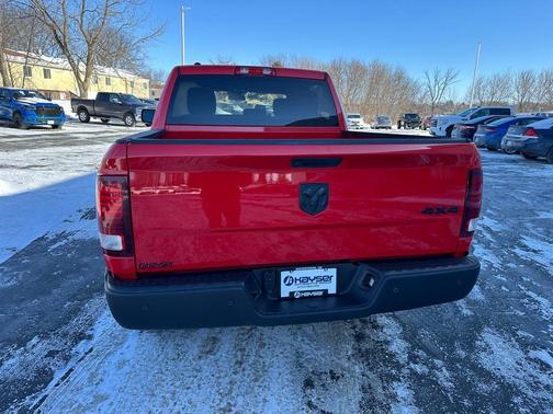 2024 RAM 1500 Classic Warlock Crew Cab 4x4 5'7' Box
