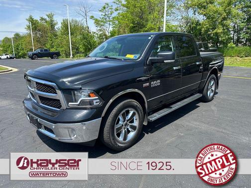 Brilliant Black Crystal Pearlcoat 2017 RAM 1500 Big Horn