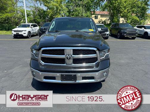 Brilliant Black Crystal Pearlcoat 2017 RAM 1500 Big Horn