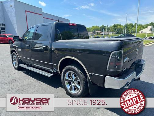 Brilliant Black Crystal Pearlcoat 2017 RAM 1500 Big Horn