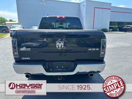 Brilliant Black Crystal Pearlcoat 2017 RAM 1500 Big Horn