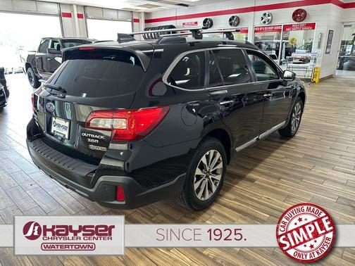 Crystal Black Silica 2018 Subaru Outback 3.6R Touring