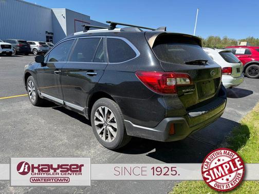 Crystal Black Silica 2018 Subaru Outback 3.6R Touring