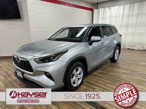 Celestial Silver Metallic 2024 Toyota Highlander LE