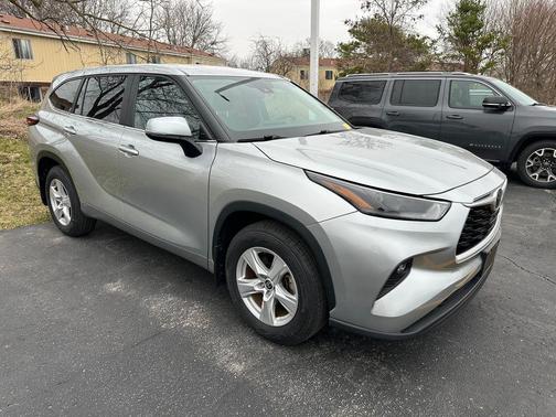 Celestial Silver Metallic 2024 Toyota Highlander LE