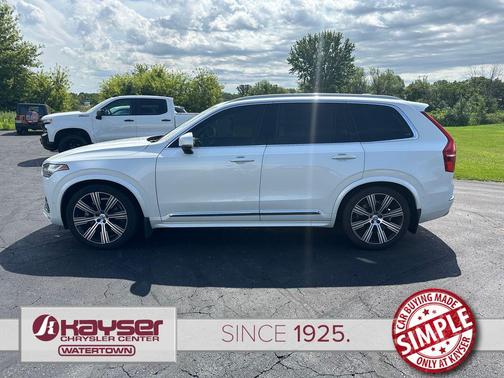 Crystal White Metallic 2022 Volvo XC90 T6 Inscription