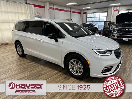 Bright White Clearcoat 2026 Chrysler Pacifica L