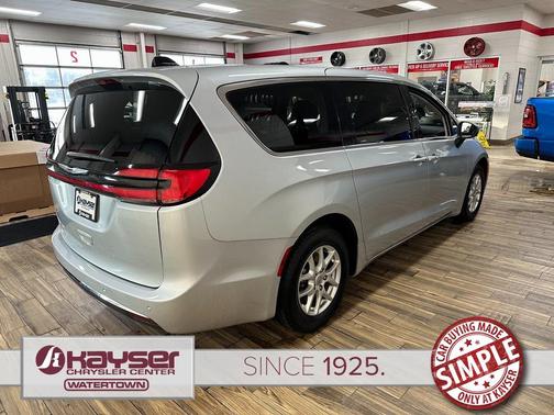 2023 Chrysler Pacifica Touring L