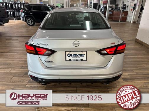 2023 Nissan Altima SR FWD