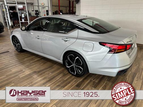 2023 Nissan Altima SR FWD