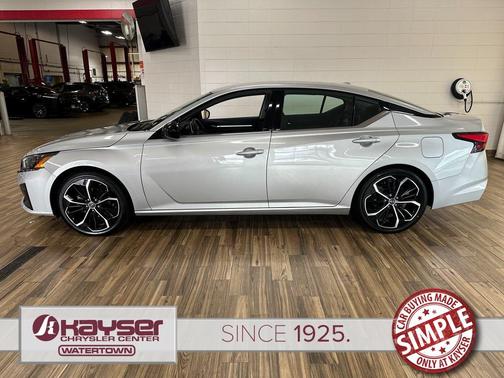 2023 Nissan Altima SR FWD