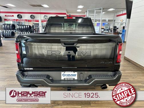 Diamond Black Crystal Pearlcoat 2026 RAM 1500 Warlock Crew Cab 4x4 5'7' Box