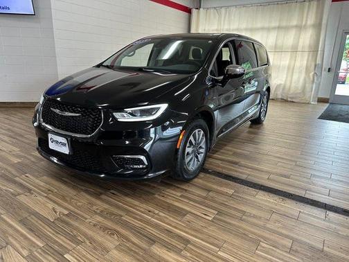 2023 Chrysler Pacifica Hybrid Limited