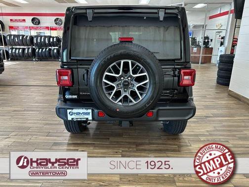 2025 Jeep Wrangler 4-Door Sahara 4x4