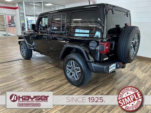 2025 Jeep Wrangler 4-Door Sahara 4x4