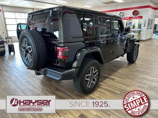 2025 Jeep Wrangler 4-Door Sahara 4x4
