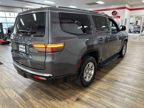 Baltic Gray Metallic Clearcoat 2024 Jeep Wagoneer Series I 4x4