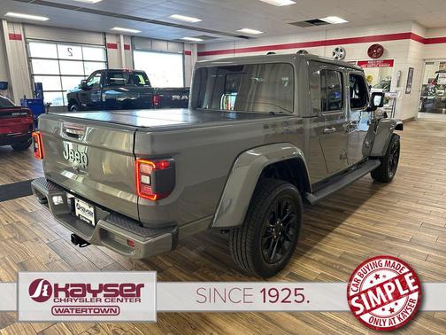 Sting-Gray Clearcoat 2022 Jeep Gladiator Overland