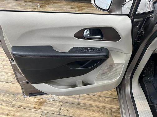 2018 Chrysler Pacifica Touring-L