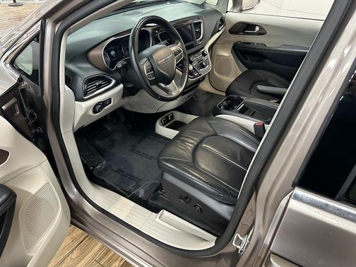 2018 Chrysler Pacifica Touring-L