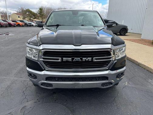 Diamond Black Crystal Pearlcoat 2020 RAM 1500 Big Horn/Lone Star