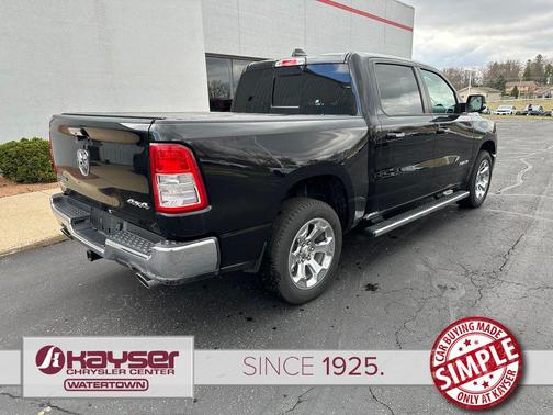 Diamond Black Crystal Pearlcoat 2020 RAM 1500 Big Horn/Lone Star