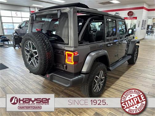 2025 Jeep Wrangler 4-Door Sahara 4x4