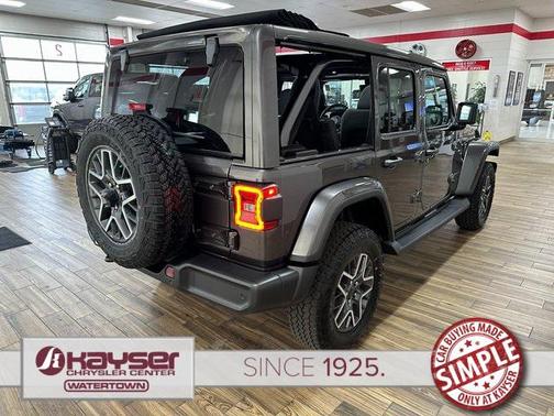 2025 Jeep Wrangler 4-Door Sahara 4x4