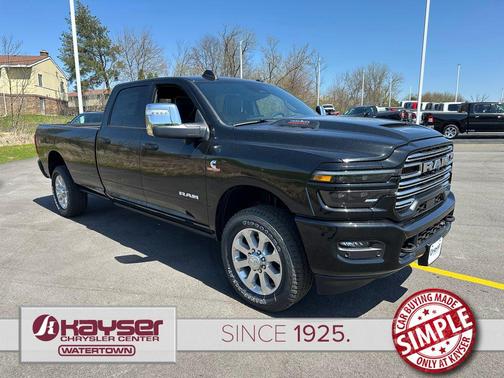 Diamond Black Crystal Pearlcoat 2026 RAM 3500 Laramie Crew Cab 4x4 8' Box