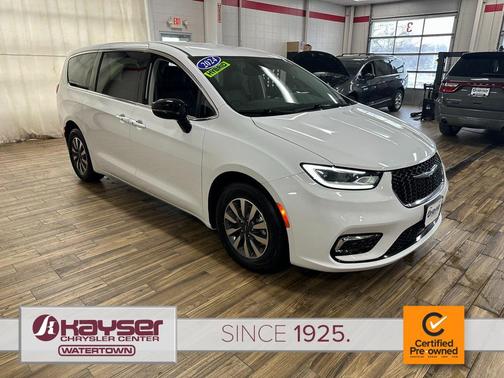 2024 Chrysler Pacifica Hybrid Select