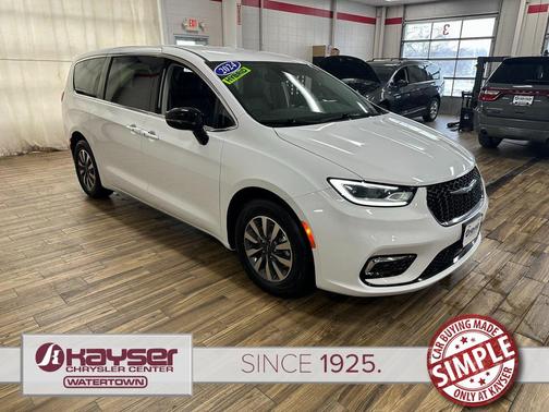 2024 Chrysler Pacifica Hybrid Select
