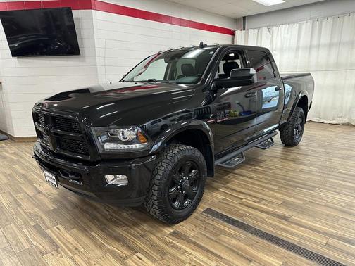 2017 RAM 2500 Laramie Crew Cab 4x4 6'4' Box
