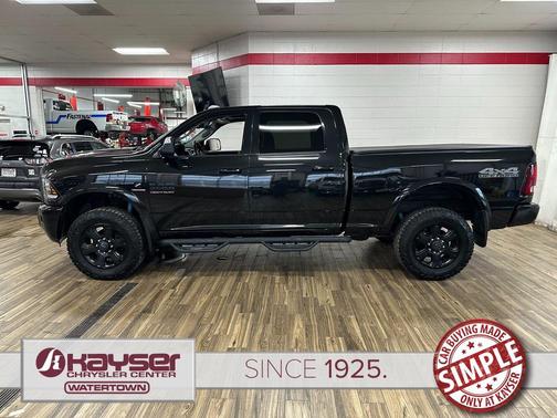 2017 RAM 2500 Laramie Crew Cab 4x4 6'4' Box