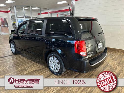 Black Onyx Crystal Pearlcoat 2018 Dodge Grand Caravan SE
