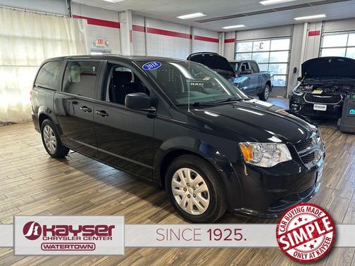 Black Onyx Crystal Pearlcoat 2018 Dodge Grand Caravan SE