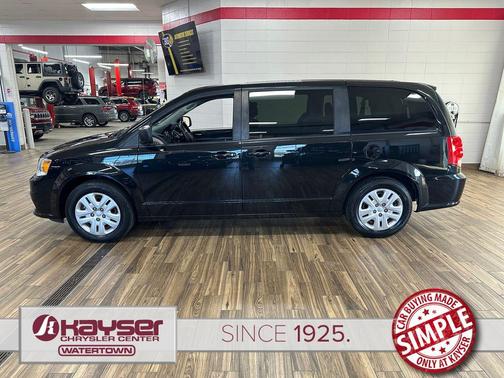 Black Onyx Crystal Pearlcoat 2018 Dodge Grand Caravan SE