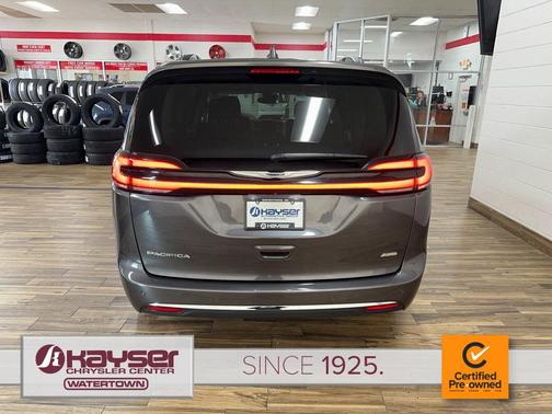 2021 Chrysler Pacifica Touring L