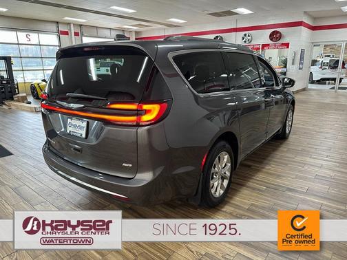 2021 Chrysler Pacifica Touring L