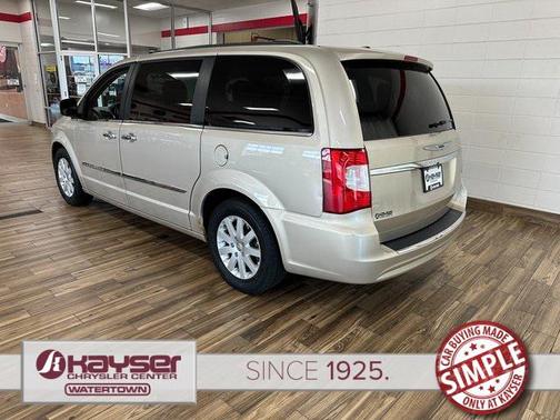2015 Chrysler Town & Country Touring