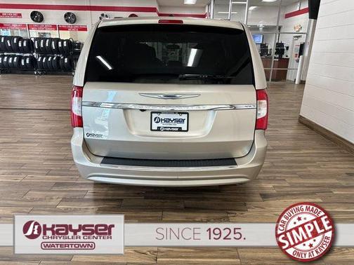 2015 Chrysler Town & Country Touring