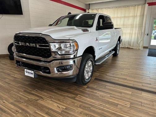 2022 RAM 2500 Big Horn Crew Cab 4x4 6'4' Box