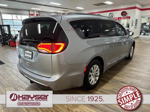 2018 Chrysler Pacifica Touring-L