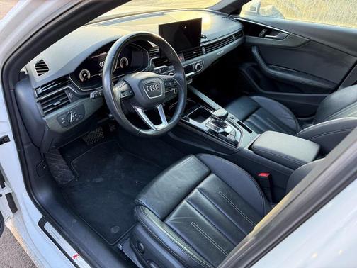 2023 Audi A4 45 S line Premium Plus