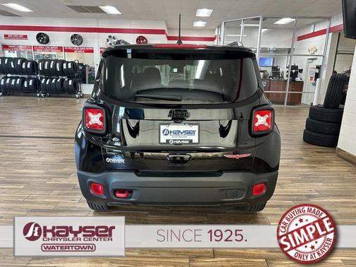 2023 Jeep Renegade Trailhawk
